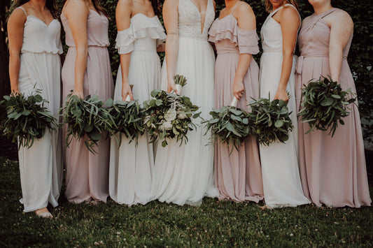 Top 5 Popular Colors of Bridesmaid Dresses In Spring 2022! The Key Trends For Fashion Weddings!