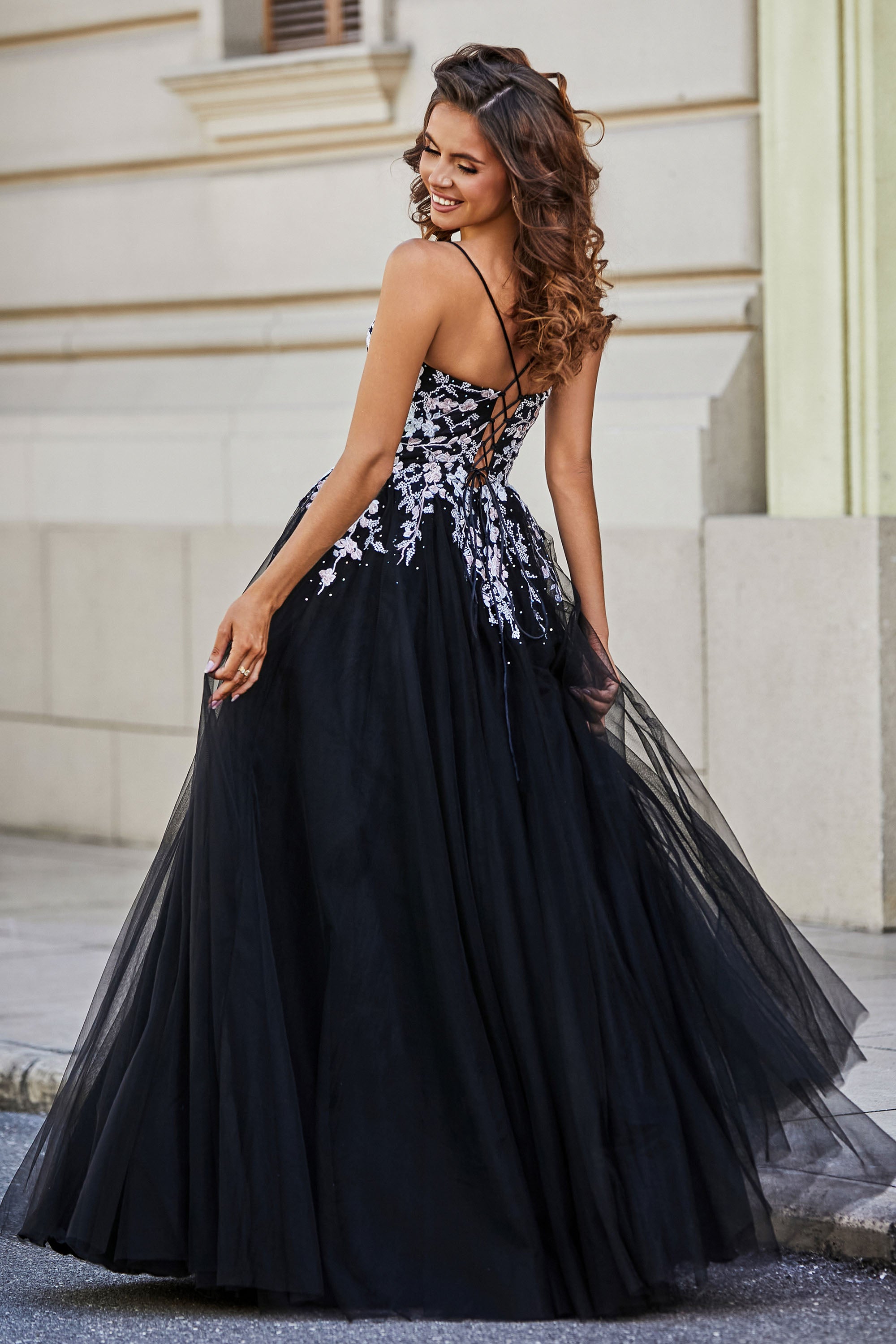 Ball Gown Prom Dresses - Fairytale Glamour for Prom – DUNTERY UK