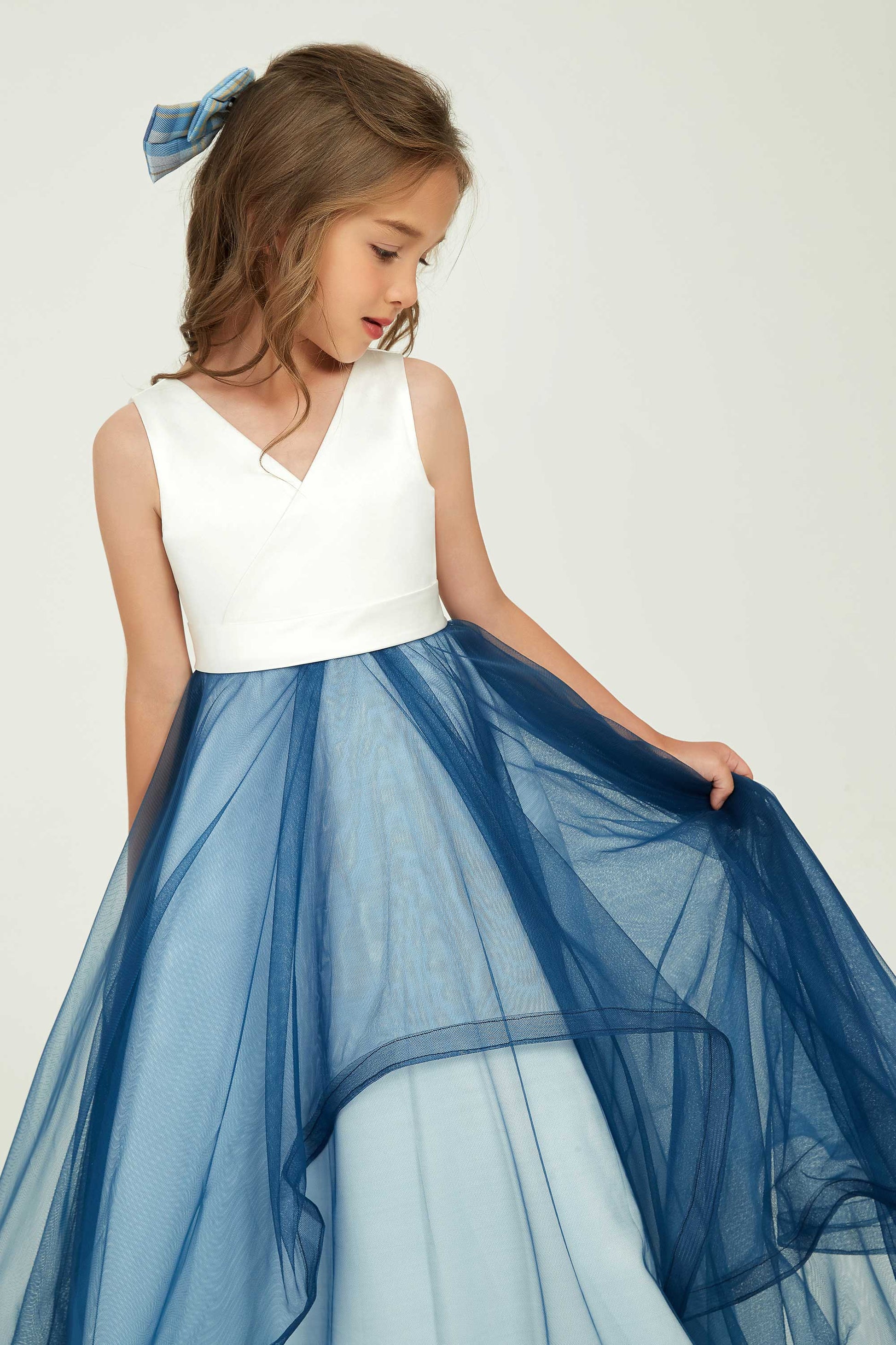Sleeveless A-line Flowy Tulle Long Flower Girl Dress DUNTERY UK Sleeveless A-line Flowy Tulle Long Flower Girl Dress DUNTERY UK
